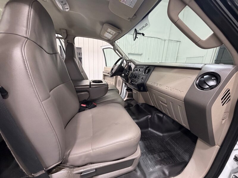 2010 Ford F-250 Super Duty XL 4X4 UTILITY BED /V8 5.4L/36K MILES /LOCAL TRUCK w. ZERO RUST / NEW TIRES - Photo 16 - Gladstone, OR 97027