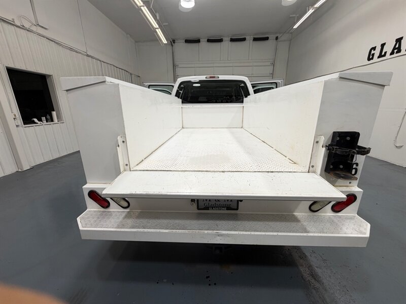 2010 Ford F-250 Super Duty XL 4X4 UTILITY BED /V8 5.4L/36K MILES /LOCAL TRUCK w. ZERO RUST / NEW TIRES - Photo 12 - Gladstone, OR 97027