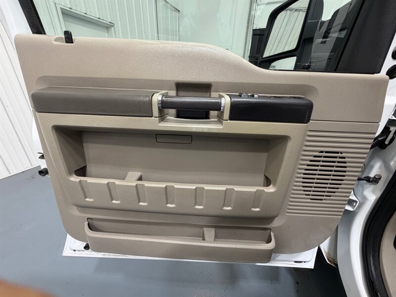 2010 Ford F-250 Super Duty XL 4X4 UTILITY BED /V8 5.4L/36K MILES /LOCAL TRUCK w. ZERO RUST / NEW TIRES - Photo 33 - Gladstone, OR 97027