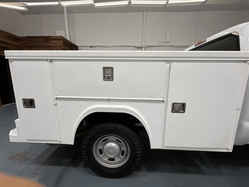 2010 Ford F-250 Super Duty XL 4X4 UTILITY BED /V8 5.4L/36K MILES /LOCAL TRUCK w. ZERO RUST / NEW TIRES - Photo 10 - Gladstone, OR 97027