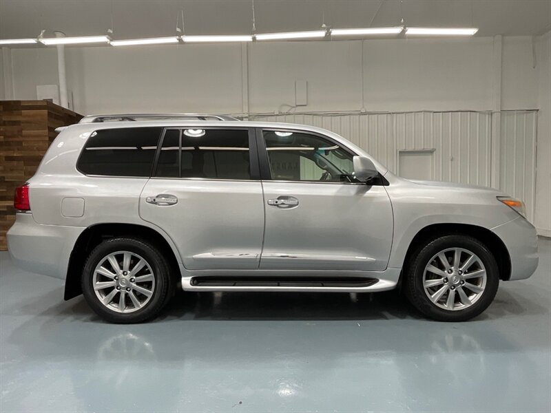 2011 Lexus LX 570 Sport Utility 4X4 / 3RD ROW / Tech Pkg  / THIRD ROW SEAT / Heated & Cooled leather seats - Photo 4 - Gladstone, OR 97027