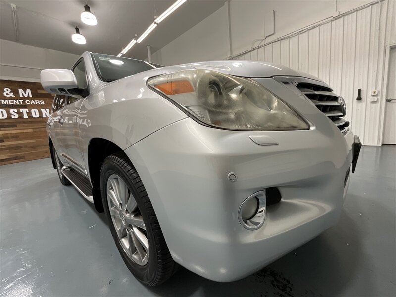 2011 Lexus LX 570 Sport Utility 4X4 / 3RD ROW / Tech Pkg  / THIRD ROW SEAT / Heated & Cooled leather seats - Photo 62 - Gladstone, OR 97027