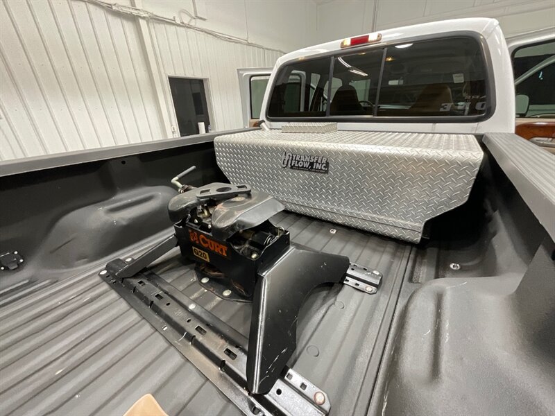 2000 Ford F-350 Lariat 4X4 7.3L DIESEL / DUALLY / ZERO RUST / Extra Fuel Tank / Gear Vendor Unit - Photo 12 - Gladstone, OR 97027