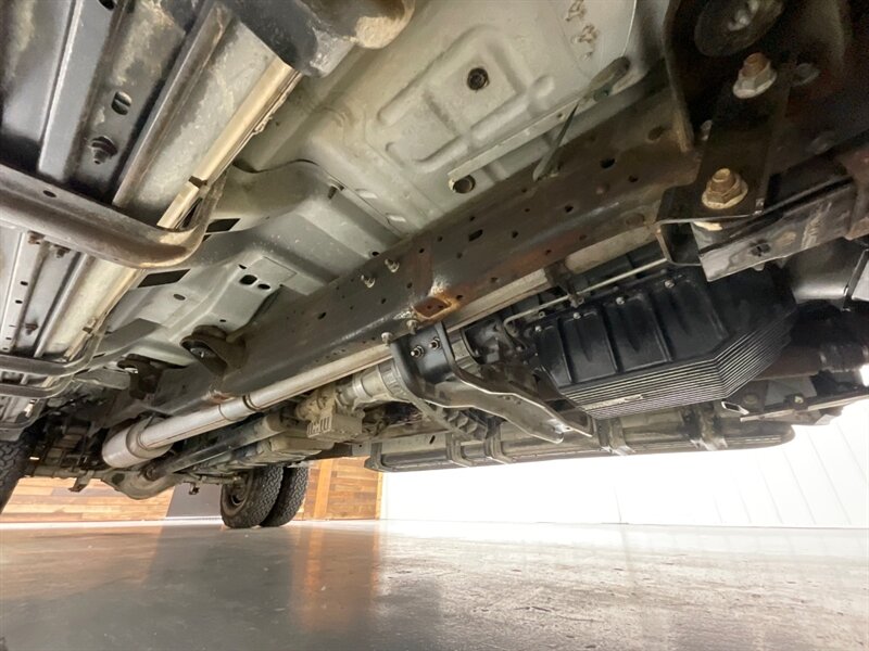 2000 Ford F-350 Lariat 4X4 7.3L DIESEL / DUALLY / ZERO RUST / Extra Fuel Tank / Gear Vendor Unit - Photo 54 - Gladstone, OR 97027