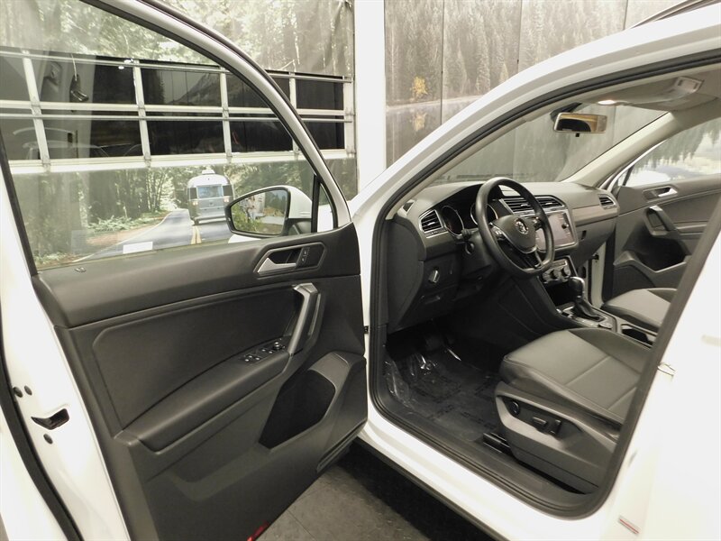 2019 Volkswagen Tiguan 2.0T SE 4Motion AWD / Leather/ 3RD ROW/24,000 MILE - Photo 11 - Gladstone, OR 97027