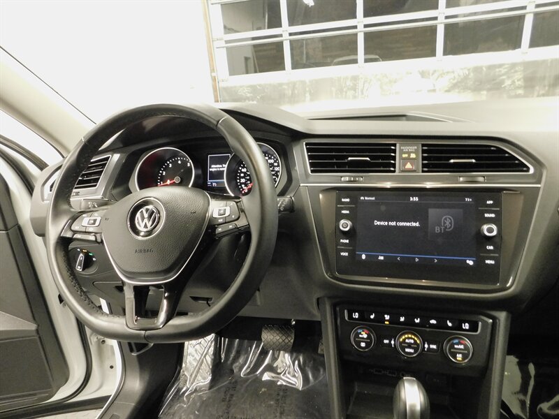 2019 Volkswagen Tiguan 2.0T SE 4Motion AWD / Leather/ 3RD ROW/24,000 MILE - Photo 19 - Gladstone, OR 97027
