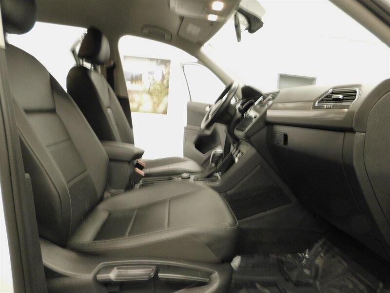 2019 Volkswagen Tiguan 2.0T SE 4Motion AWD / Leather/ 3RD ROW/24,000 MILE - Photo 16 - Gladstone, OR 97027