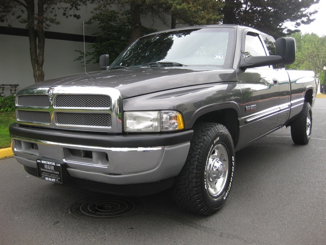 2002 Dodge Ram 2500 SLT Plus/ 2WD/ 5.9L Turbo Diesel/ 5-Speed Manual   - Photo 31 - Portland, OR 97217