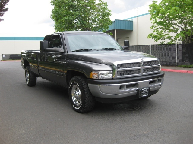 2002 Dodge Ram 2500 SLT Plus/ 2WD/ 5.9L Turbo Diesel/ 5-Speed Manual   - Photo 7 - Portland, OR 97217