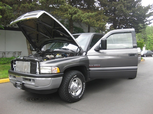 2002 Dodge Ram 2500 SLT Plus/ 2WD/ 5.9L Turbo Diesel/ 5-Speed Manual   - Photo 8 - Portland, OR 97217