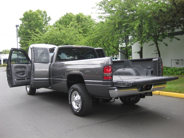 2002 Dodge Ram 2500 SLT Plus/ 2WD/ 5.9L Turbo Diesel/ 5-Speed Manual   - Photo 10 - Portland, OR 97217