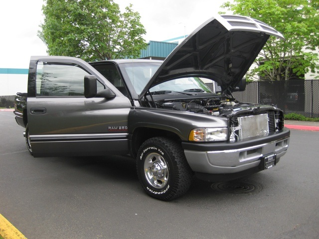 2002 Dodge Ram 2500 SLT Plus/ 2WD/ 5.9L Turbo Diesel/ 5-Speed Manual   - Photo 15 - Portland, OR 97217