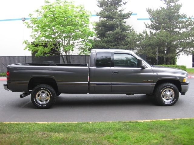 2002 Dodge Ram 2500 SLT Plus/ 2WD/ 5.9L Turbo Diesel/ 5-Speed Manual   - Photo 6 - Portland, OR 97217