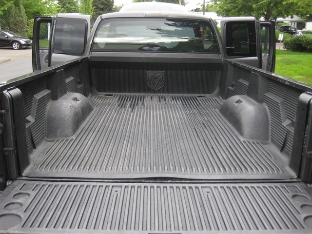 2002 Dodge Ram 2500 SLT Plus/ 2WD/ 5.9L Turbo Diesel/ 5-Speed Manual   - Photo 12 - Portland, OR 97217