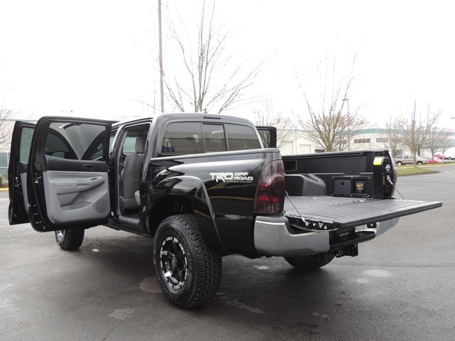 2012 Toyota Tacoma V6 / Crew Cab / 4X4 / Navigation / LIFTED LIFTED   - Photo 28 - Portland, OR 97217