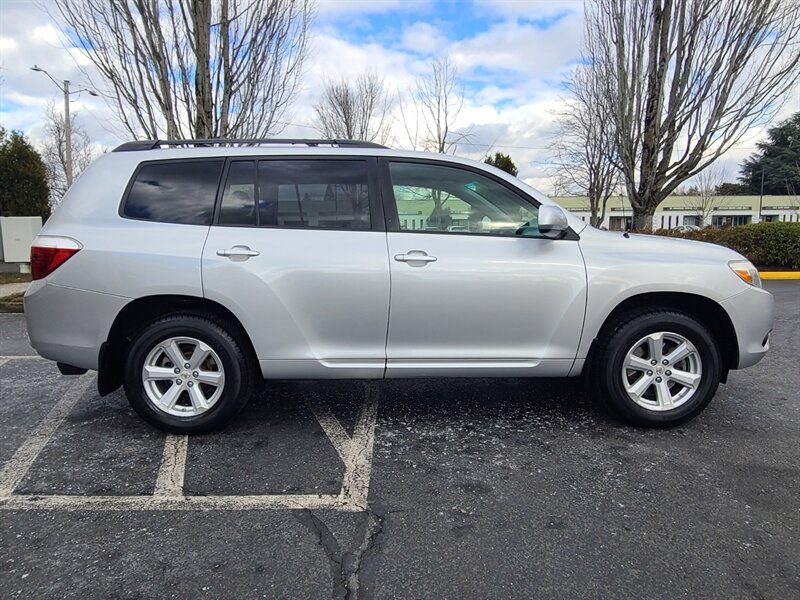 2008 Toyota Highlander SPORT ALL WHEEL DRIVE / 7-passengers / Oregon Car  / New Tires / Fresh Trade In - Photo 4 - Portland, OR 97217