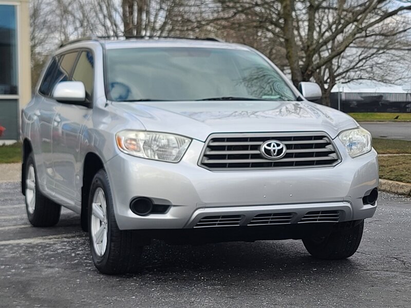 2008 Toyota Highlander SPORT ALL WHEEL DRIVE / 7-passengers / Oregon Car  / New Tires / Fresh Trade In - Photo 2 - Portland, OR 97217