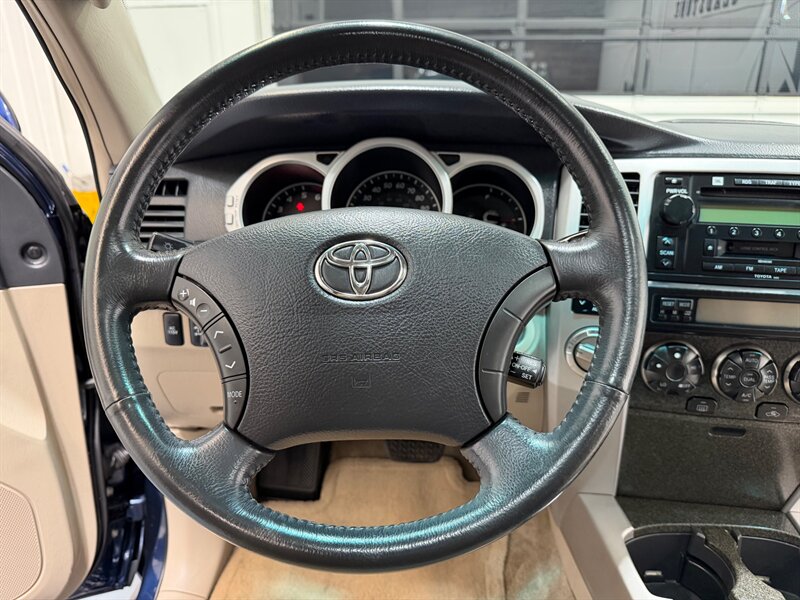 2004 Toyota 4Runner Limited AWD 4.0L / LEATHER / SUNROOF / NEW TIRES / HEATED SEATS / LOCAL RUST FREE - Photo 18 - Gladstone, OR 97027
