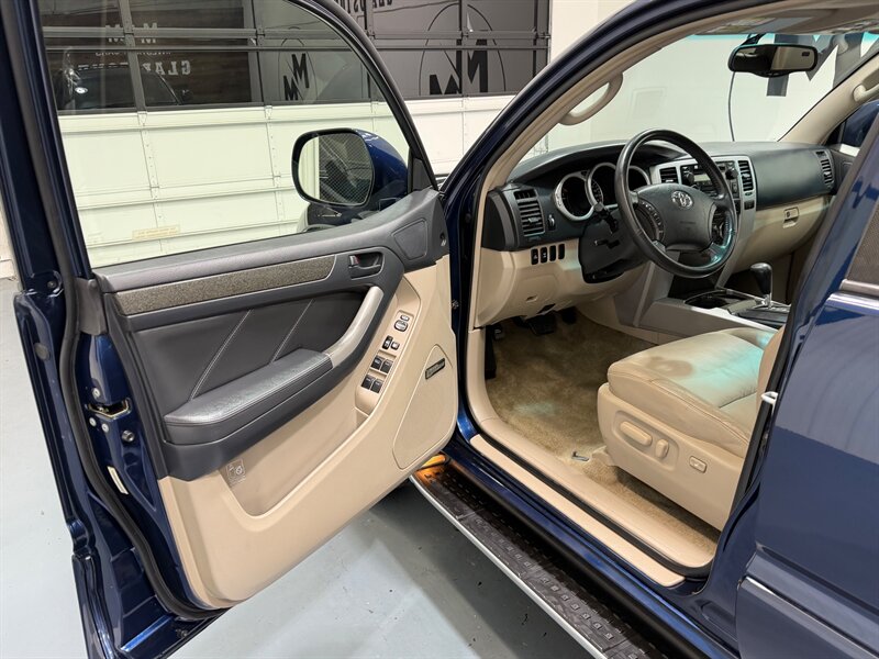 2004 Toyota 4Runner Limited AWD 4.0L / LEATHER / SUNROOF / NEW TIRES / HEATED SEATS / LOCAL RUST FREE - Photo 25 - Gladstone, OR 97027