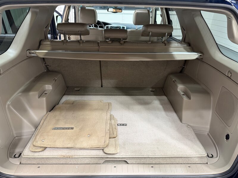 2004 Toyota 4Runner Limited AWD 4.0L / LEATHER / SUNROOF / NEW TIRES / HEATED SEATS / LOCAL RUST FREE - Photo 9 - Gladstone, OR 97027