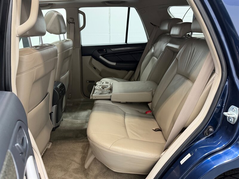 2004 Toyota 4Runner Limited AWD 4.0L / LEATHER / SUNROOF / NEW TIRES / HEATED SEATS / LOCAL RUST FREE - Photo 12 - Gladstone, OR 97027