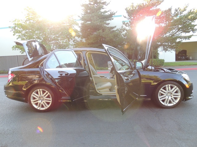 2009 Mercedes-Benz C300 4MATIC Luxury/4WD/Navigation/ 50k miles   - Photo 16 - Portland, OR 97217