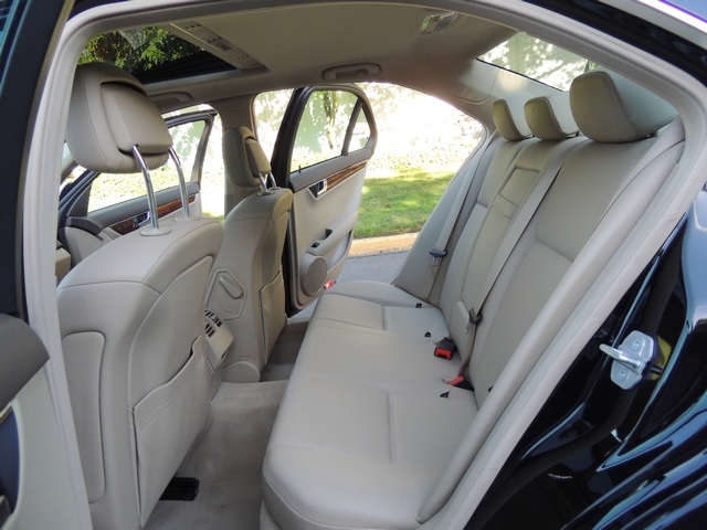 2009 Mercedes-Benz C300 4MATIC Luxury/4WD/Navigation/ 50k miles   - Photo 22 - Portland, OR 97217