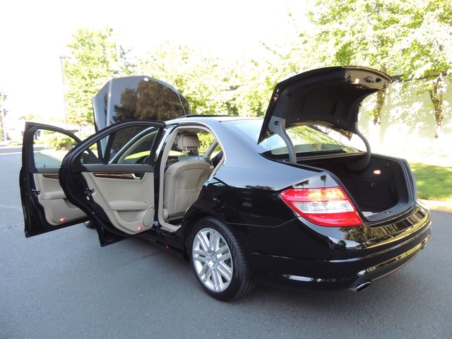 2009 Mercedes-Benz C300 4MATIC Luxury/4WD/Navigation/ 50k miles   - Photo 13 - Portland, OR 97217