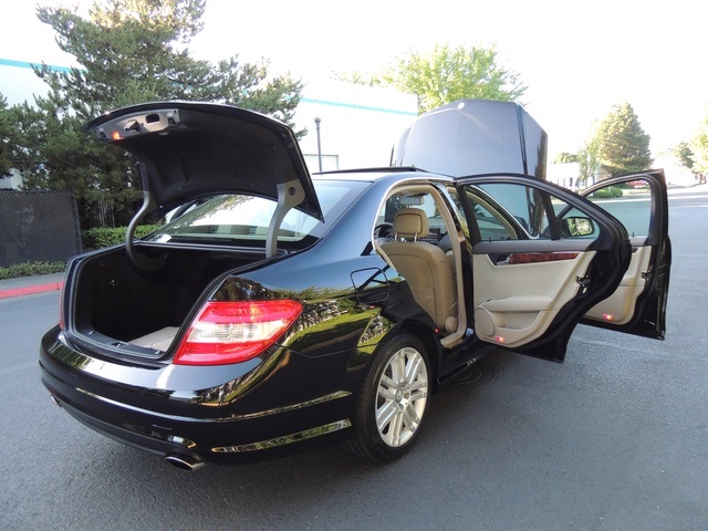 2009 Mercedes-Benz C300 4MATIC Luxury/4WD/Navigation/ 50k miles   - Photo 15 - Portland, OR 97217