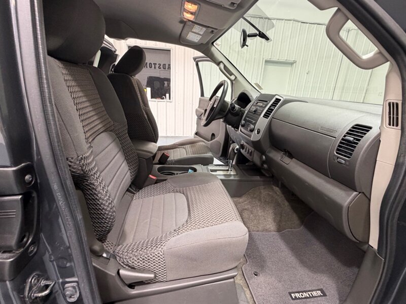 2012 Nissan Frontier SV V6 Extnd Cab 4.0L V6 / NEW TIRES / 96k MILES / LOCAL RUST FREE / EXLNT COND - Photo 15 - Gladstone, OR 97027