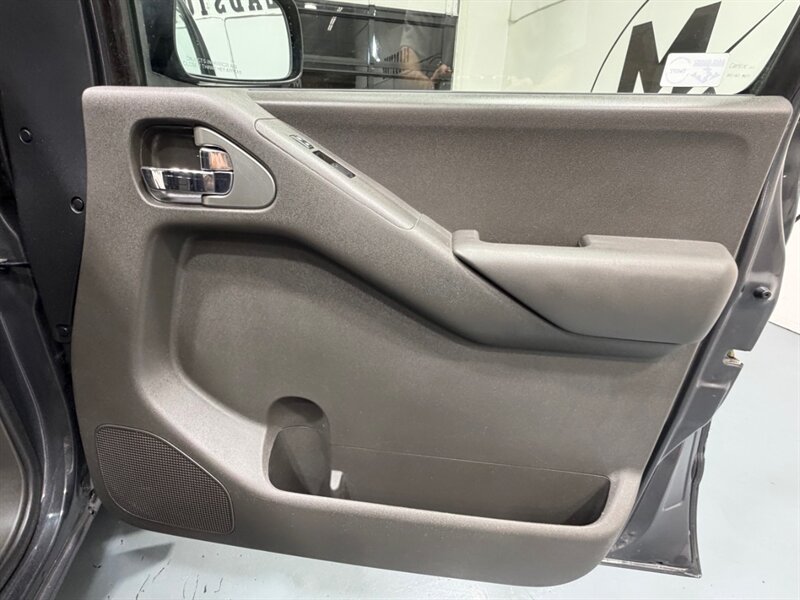2012 Nissan Frontier SV V6 Extnd Cab 4.0L V6 / NEW TIRES / 96k MILES / LOCAL RUST FREE / EXLNT COND - Photo 33 - Gladstone, OR 97027