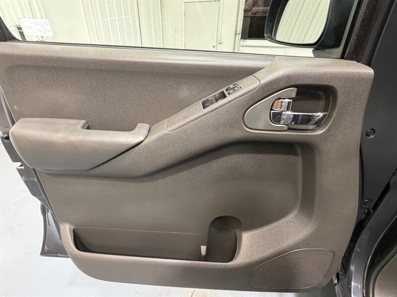 2012 Nissan Frontier SV V6 Extnd Cab 4.0L V6 / NEW TIRES / 96k MILES / LOCAL RUST FREE / EXLNT COND - Photo 25 - Gladstone, OR 97027