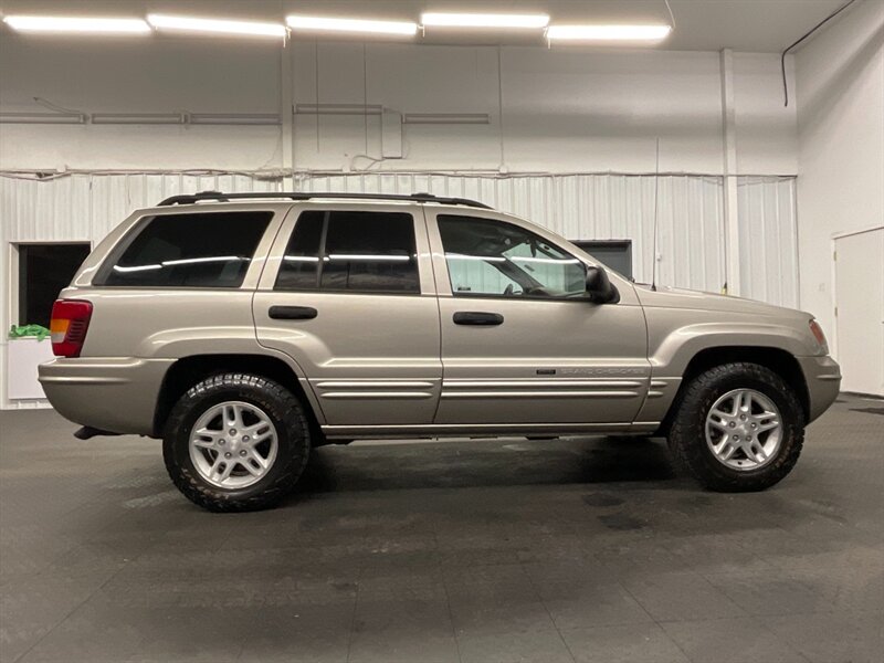 2004 Jeep Grand Cherokee Laredo Sport Utility 4X4 / V8 / NEW TIRES / CLEAN   - Photo 4 - Gladstone, OR 97027