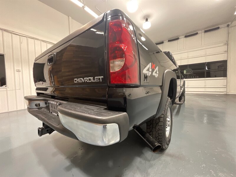 2004 Chevrolet Silverado 2500 LT 4X4 6.0L V8 / Leather Heatd Seats / 1-OWNER /1-OWNER w. ZERO RUST / LONG BED - Photo 55 - Gladstone, OR 97027