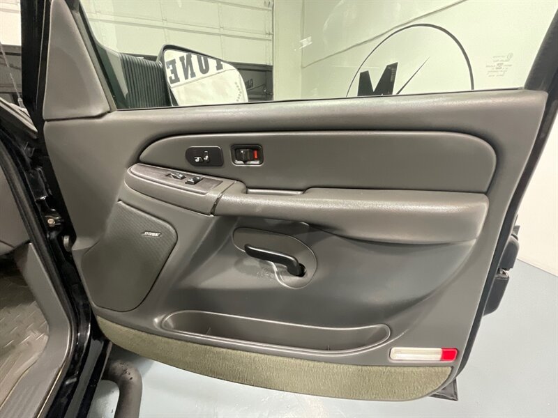 2004 Chevrolet Silverado 2500 LT 4X4 6.0L V8 / Leather Heatd Seats / 1-OWNER /1-OWNER w. ZERO RUST / LONG BED - Photo 35 - Gladstone, OR 97027