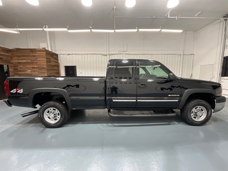 2004 Chevrolet Silverado 2500 LT 4X4 6.0L V8 / Leather Heatd Seats / 1-OWNER /1-OWNER w. ZERO RUST / LONG BED - Photo 4 - Gladstone, OR 97027