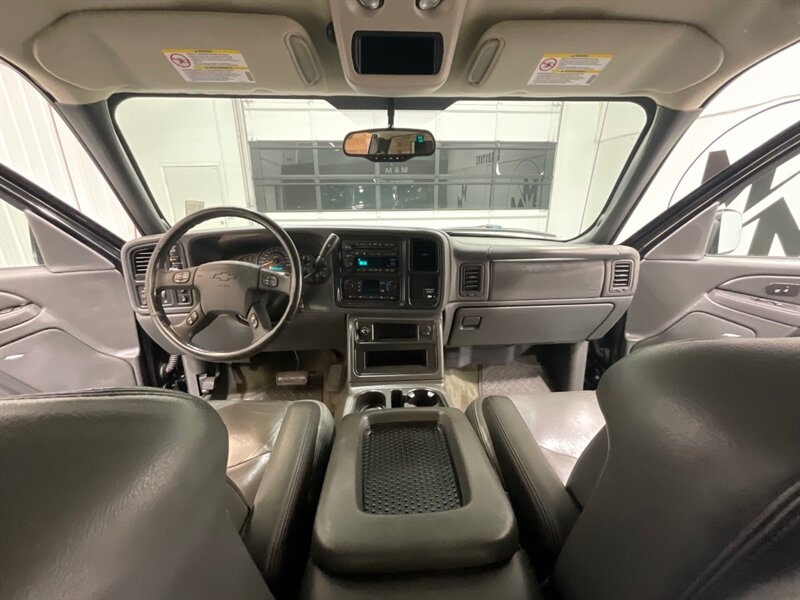 2004 Chevrolet Silverado 2500 LT 4X4 6.0L V8 / Leather Heatd Seats / 1-OWNER /1-OWNER w. ZERO RUST / LONG BED - Photo 42 - Gladstone, OR 97027