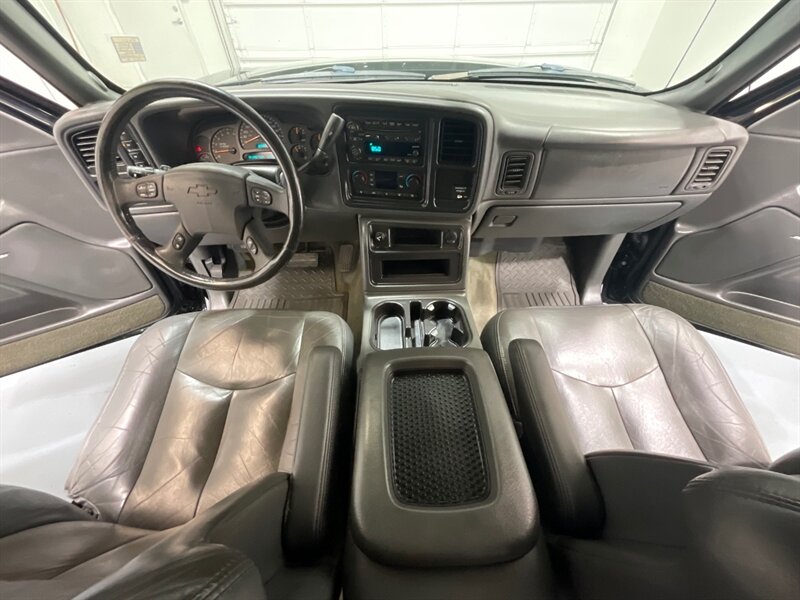 2004 Chevrolet Silverado 2500 LT 4X4 6.0L V8 / Leather Heatd Seats / 1-OWNER /1-OWNER w. ZERO RUST / LONG BED - Photo 39 - Gladstone, OR 97027