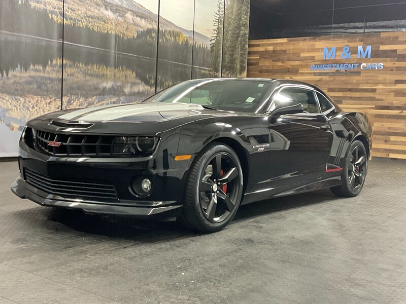 2011 Chevrolet Camaro SS Coupe / 6-SPEED M   - Photo 38 - Gladstone, OR 97027