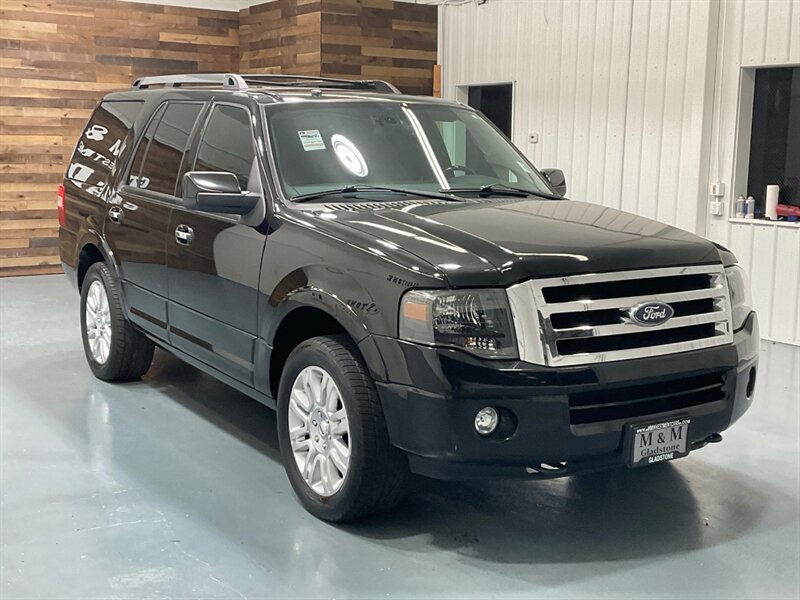 2012 Ford Expedition Limited 4X4 / Leather Sunroof Navigation  / Heated & Cooled Leather Seats - Photo 2 - Gladstone, OR 97027