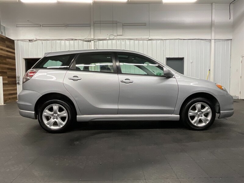 2005 Toyota Matrix XR Hatchback AWD / Sunroof / Excel Cond   - Photo 4 - Gladstone, OR 97027