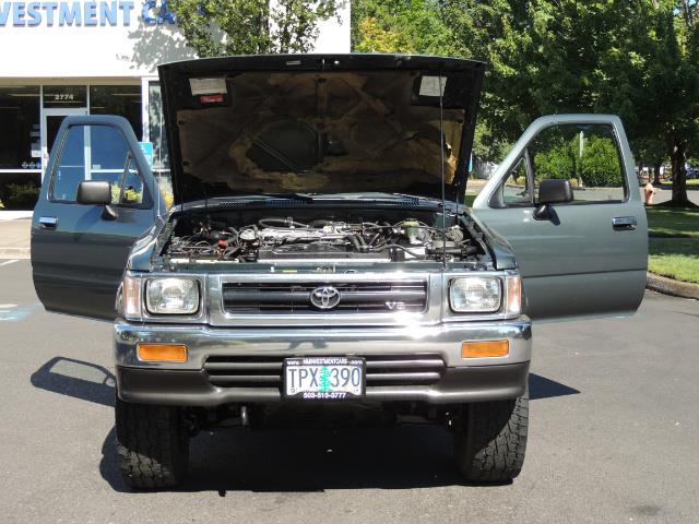 1993 Toyota Pickup Deluxe V6 2dr Deluxe V6 / 4X4 / 5-SPEED / 1-OWNER   - Photo 29 - Portland, OR 97217