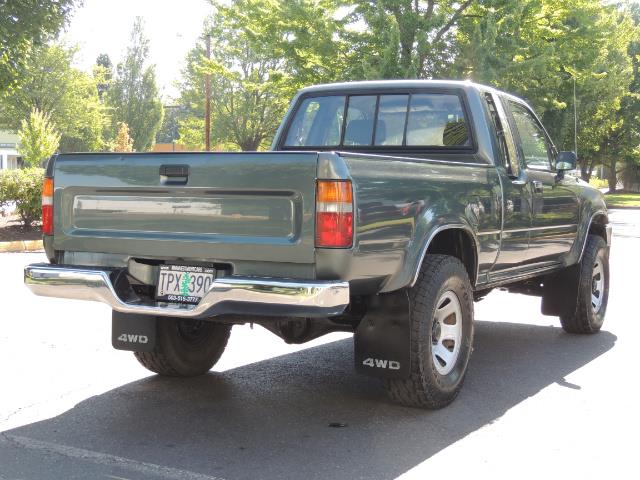 1993 Toyota Pickup Deluxe V6 2dr Deluxe V6 / 4X4 / 5-SPEED / 1-OWNER   - Photo 8 - Portland, OR 97217