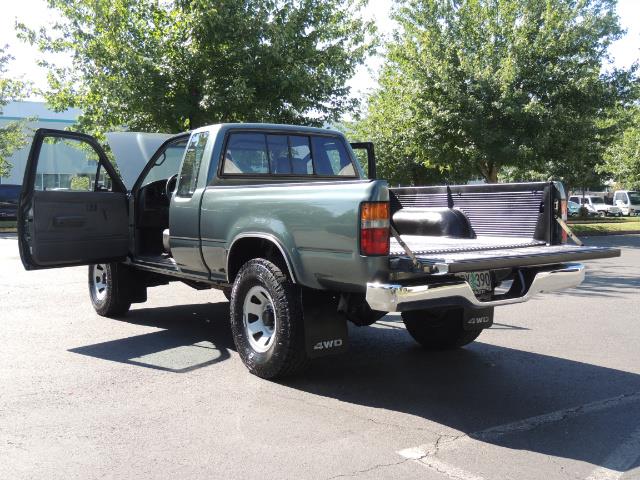 1993 Toyota Pickup Deluxe V6 2dr Deluxe V6 / 4X4 / 5-SPEED / 1-OWNER   - Photo 26 - Portland, OR 97217