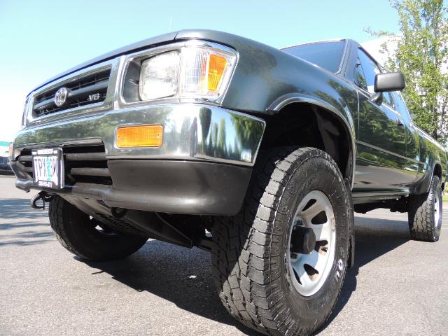 1993 Toyota Pickup Deluxe V6 2dr Deluxe V6 / 4X4 / 5-SPEED / 1-OWNER   - Photo 9 - Portland, OR 97217