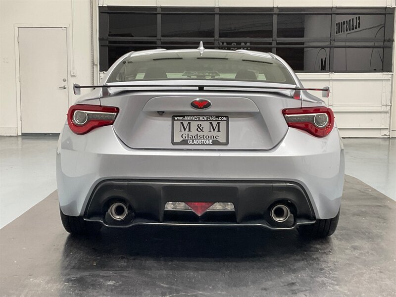 2017 Subaru BRZ Limited Coupe / Backup Camera / 31,000 MILES  / LOCAL CAR - Photo 6 - Gladstone, OR 97027