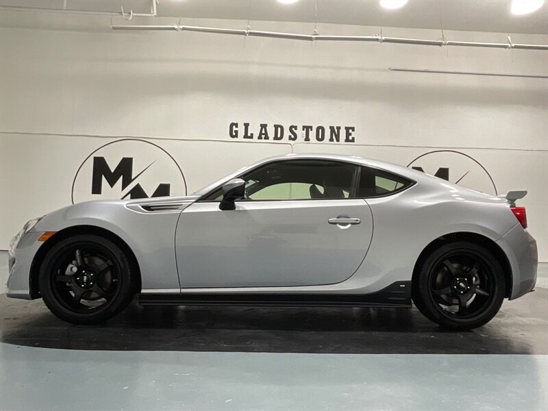 2017 Subaru BRZ Limited Coupe / Backup Camera / 31,000 MILES  / LOCAL CAR - Photo 3 - Gladstone, OR 97027