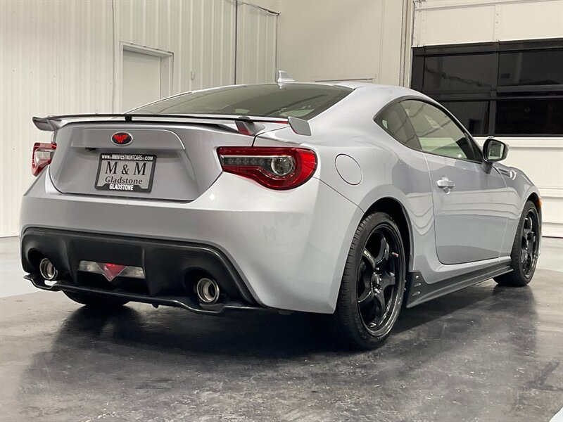 2017 Subaru BRZ Limited Coupe / Backup Camera / 31,000 MILES  / LOCAL CAR - Photo 8 - Gladstone, OR 97027