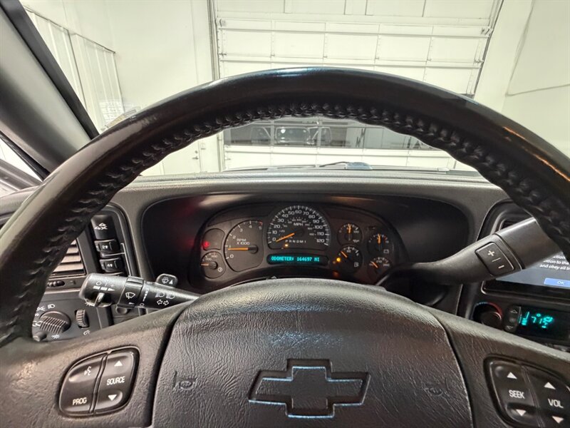 2007 Chevrolet Silverado 2500 LT 2500HD Classic 4X4 6.6L DIESEL LBZ MOTOR / Leather Seats / Rear Airbags / ZERO RUST - Photo 43 - Gladstone, OR 97027