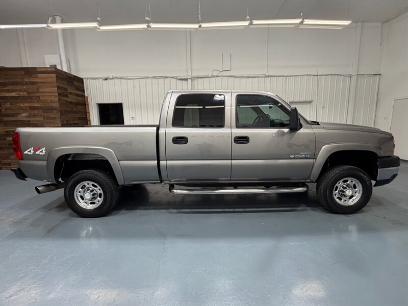 2007 Chevrolet Silverado 2500 LT 2500HD Classic 4X4 6.6L DIESEL LBZ MOTOR / Leather Seats / Rear Airbags / ZERO RUST - Photo 4 - Gladstone, OR 97027